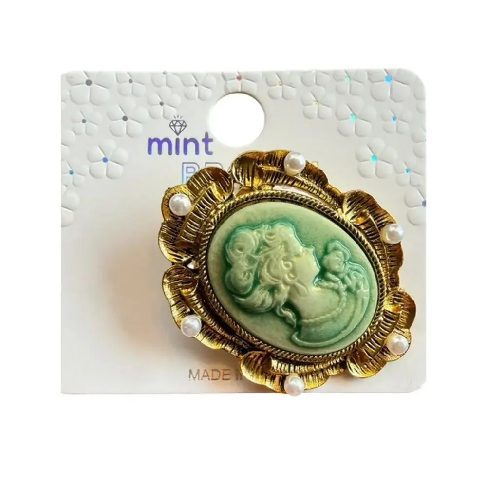 Clover Belle Cameo Brooch